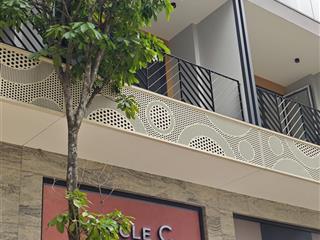Bán nhà mặt tiền, phan đình thông, sát privia khang điền, 80 m2, 6 tầng, dòng tiền 42 tr/tháng
