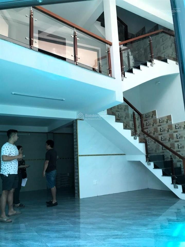 Nhà góc đường 14, kdc bình phú, ngang 8m, diện tích 73m2, 5 tầng, nhà đẹp ở ngay, giá tầm 13 tỷ