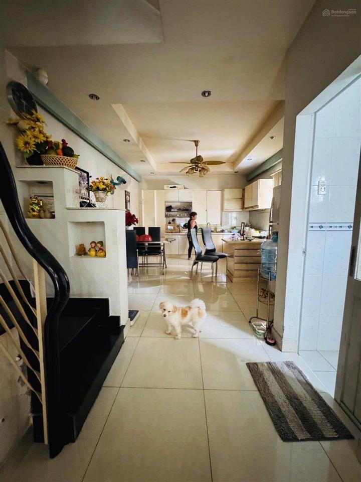 Bán nhà góc 2 mặt tiền đường 12m, phố ẩm thực phú lâm, q6, 64m2, 4 tầng, giá chỉ 13 tỷ thương lượng