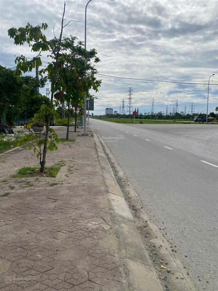 Đất kinh doanh giá nét mặt đường 72m