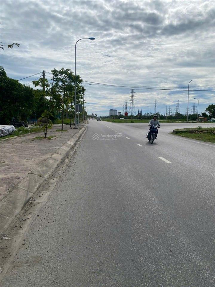 Đất kinh doanh giá nét mặt đường 72m