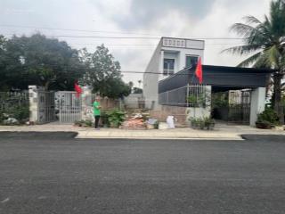 Cách chợ đồng xuân và cổng phụ kcn chỉ 200m, trước mặt là khu đô thị , đường trải asphalt 8m