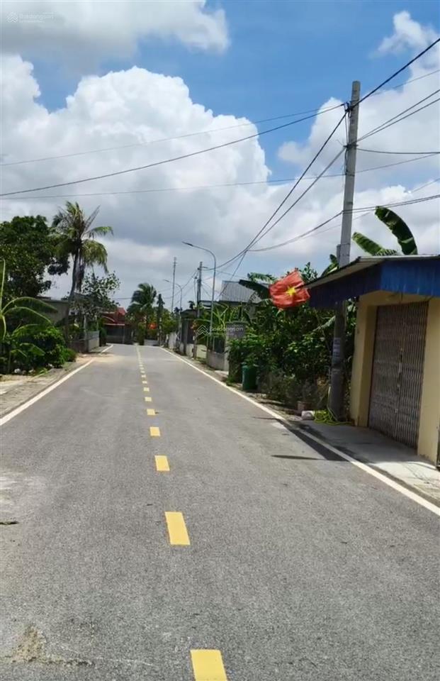 Lô đất tại mặt trục thôn thông thương mà giá chỉ đầu 1x / m vuông. giá quá đẹp để nhập hàng đầu tư