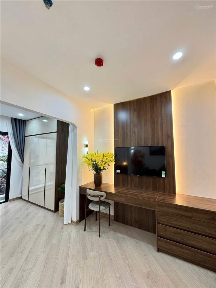 Cho thuê căn hộ dịch vụ 1 ngủ 1 khách tại phùng chí kiên  nghĩa đô (ô tô đỗ cửa)