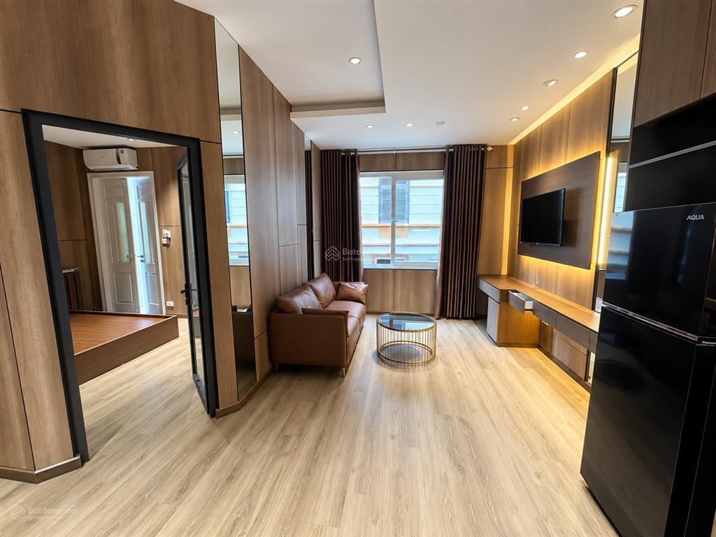 Căn hộ 1 ngủ  ô tô đỗ cửa tại 466 đê la thành, đống đa
