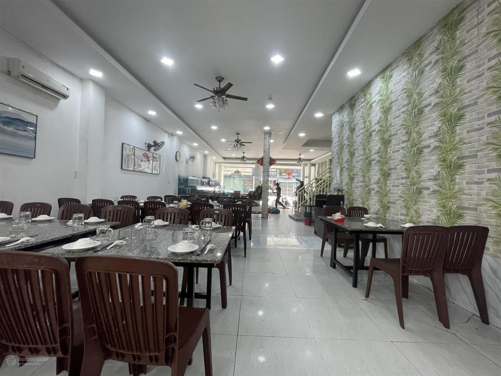 Bán nhà mặt tiền đường hoàng văn thụ, gần ngã 4 quang trung