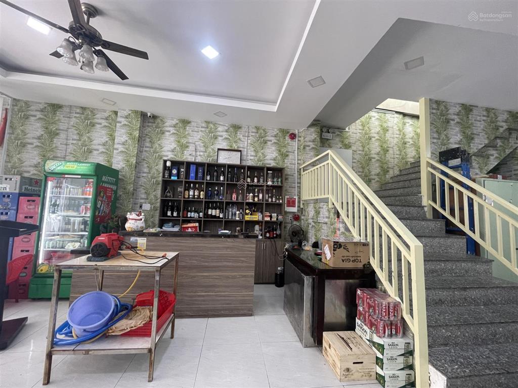 Bán nhà mặt tiền đường hoàng văn thụ, gần ngã 4 quang trung