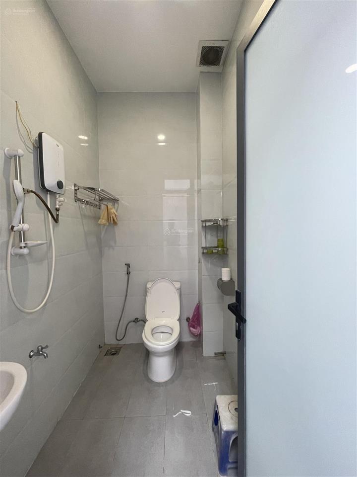 Nhà hẻm ô tô  đường xóm chiếu, gần vĩnh điềm trung