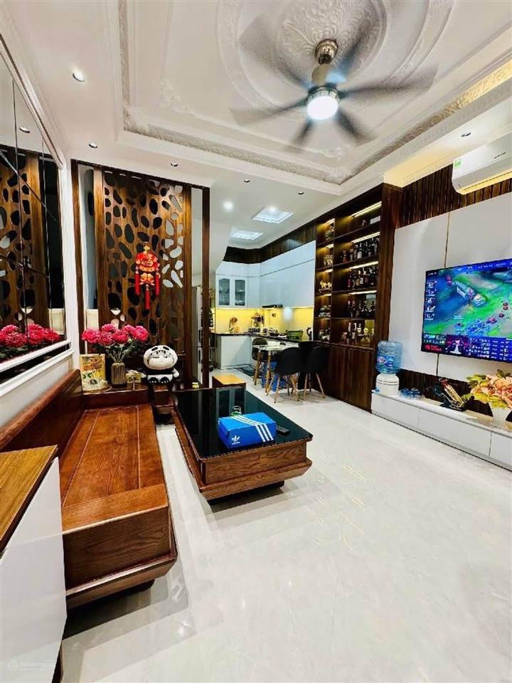 Bán nhà doãn kế thiện, cầu giấy dt 44m2 x 6 tầng ô tô vào nhà giá chào 12,x tỷ