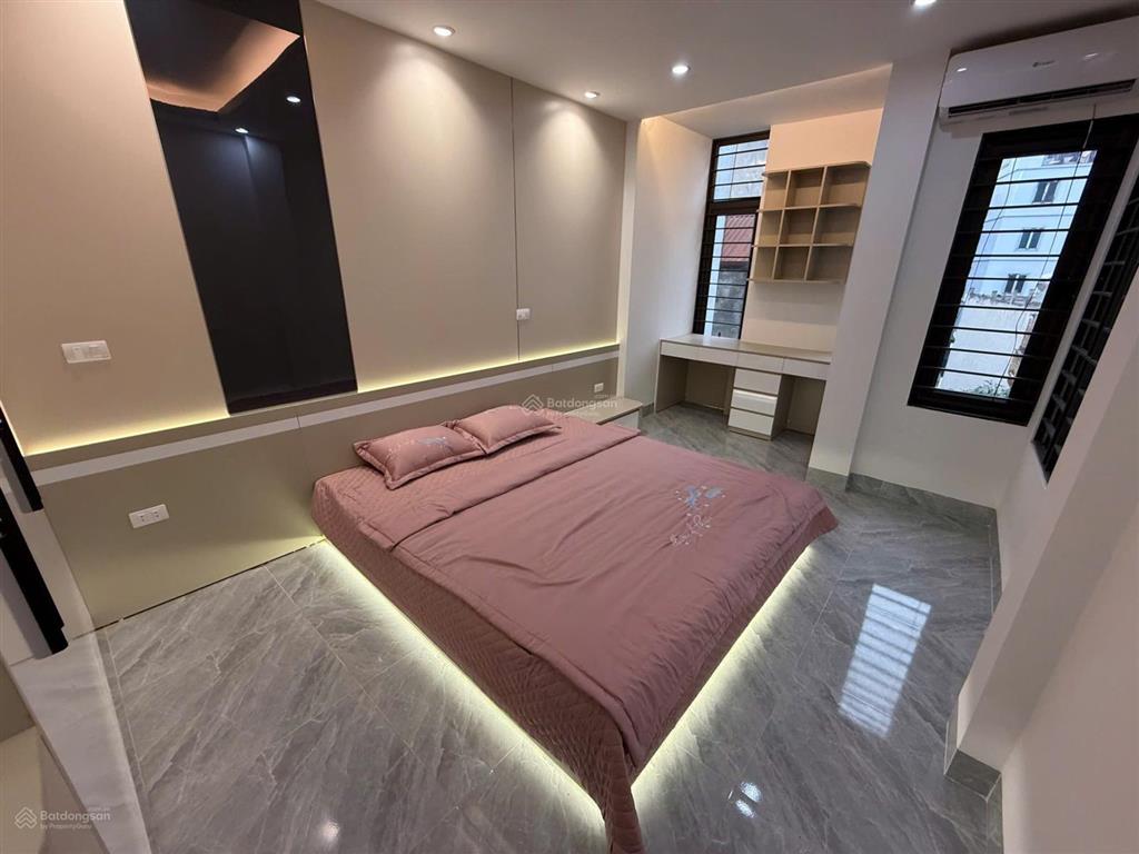 Bán nhà phố phú mỹ, mỹ đình, diện tích 36m 5 tầng giá 8,5tỷ sổ đỏ nở hậu 20m oto tránh