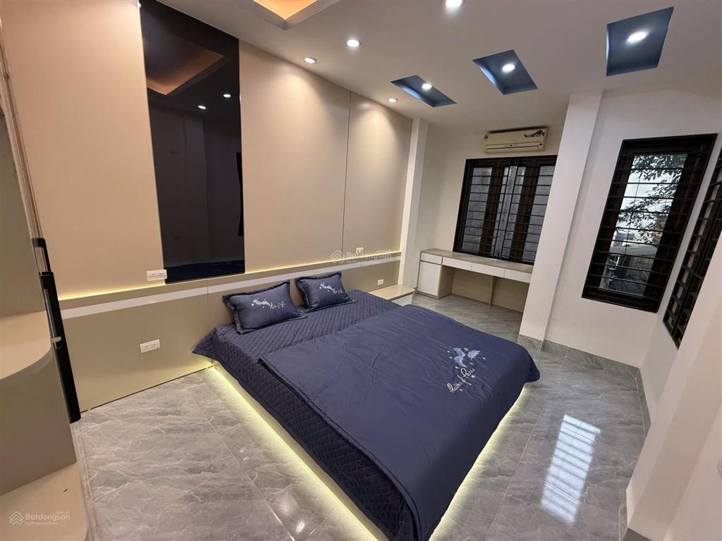Bán nhà phố phú mỹ, mỹ đình, diện tích 36m 5 tầng giá 8,5tỷ sổ đỏ nở hậu 20m oto tránh