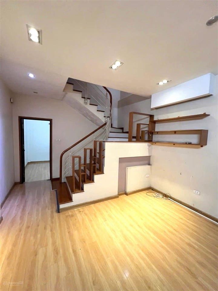 Bán nhà mỹ đình dt 44m2 x 4 tầng, 6 phòng ngủ lô góc giá nhỉnh 7,2 tỷ