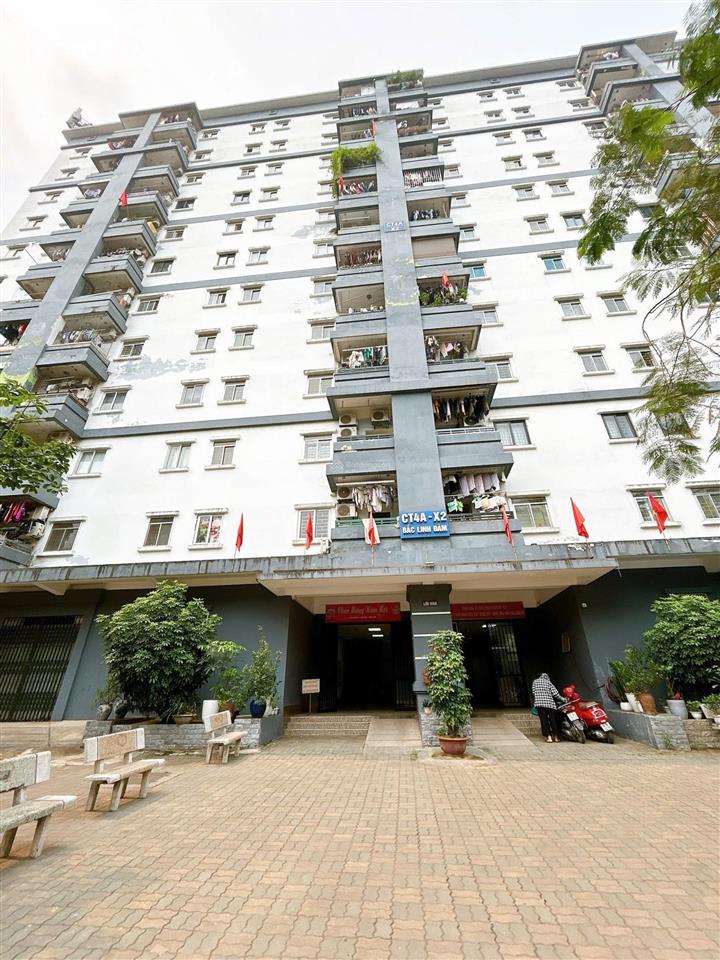 Căn hộ cần cắt lỗ 70m2  ct4ax2 bắc linh đàm  3 ngủ  view đông nam  4,2 tỷ bao hết sổ đỏ
