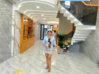 Nhà đẹp 6 tầng 90m2 có thang máy văn cao