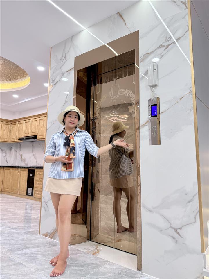 Nhà đẹp 6 tầng 90m2 có thang máy văn cao