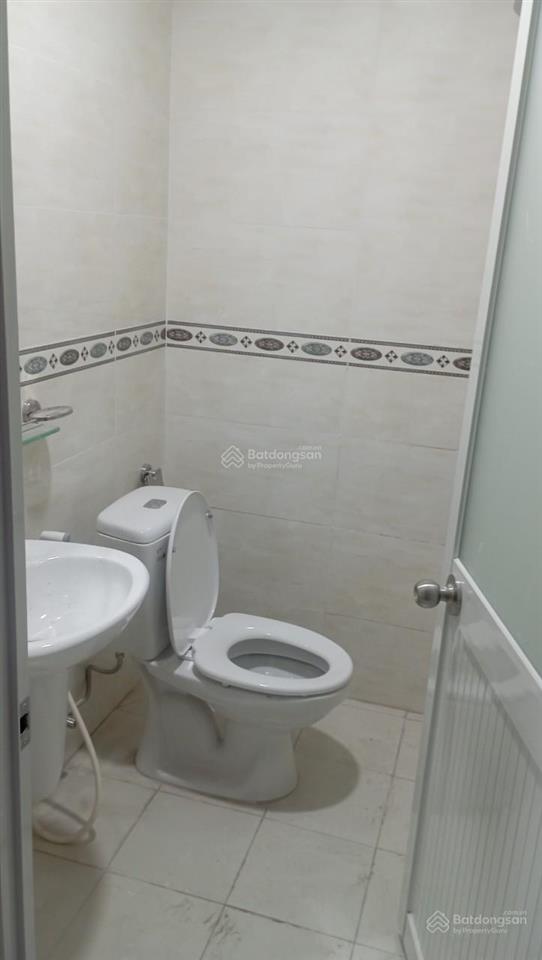 Cho thuê cc blue sky tower, 8 triệu, 63 m2, 2pn, 2wc, hàng hiếm tại a4, bình trưng đông, q2, hcm
