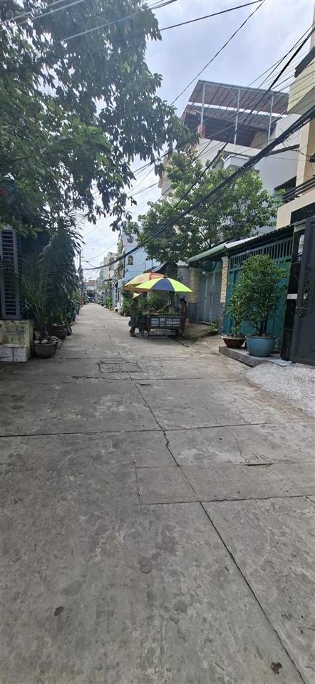 Nhà đẹp full nội thất đ. 385 tnp a. hẻm xe hơi