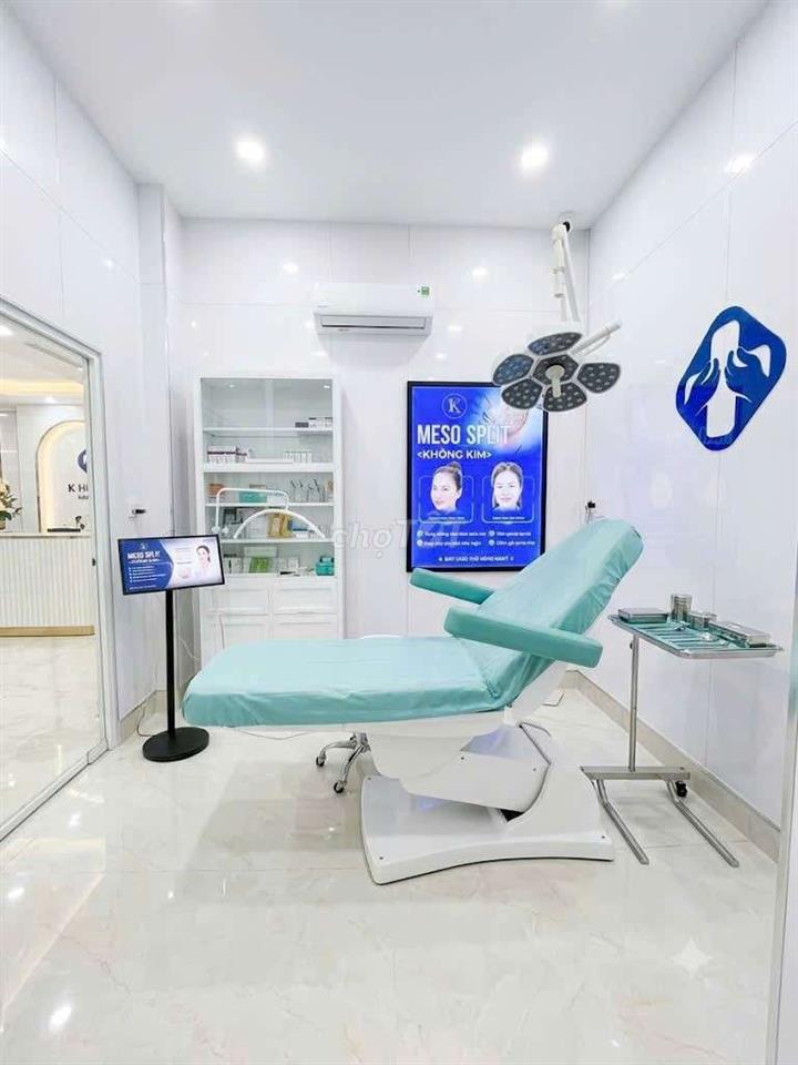  Hẽm xe hơ, sát mặt tiền đườngi Cách Mạng Tháng Tám, Phường Hòa Hưng,