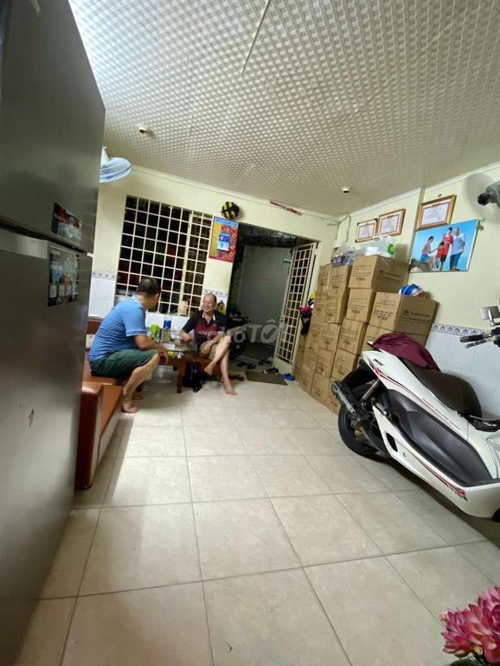 Nhà riêng, ngay chợ Ông Địa, Siêu Thị, Trường Hoc các cấp. 