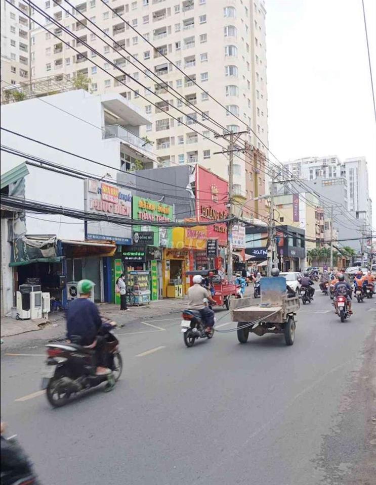 Chinh chủ chia tài sản, ban gấp can nha  gần mât tiền dầu tu cho thue