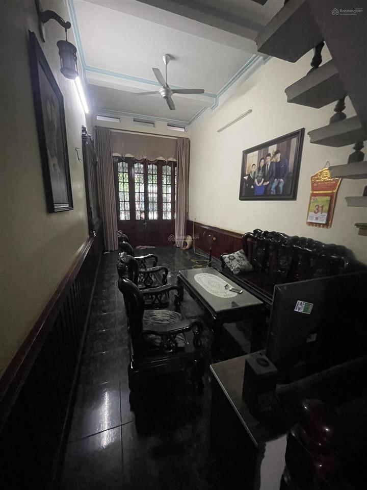 Gia đình cần bán nhà mặt phố đối diện cổng công viên hà lan  mạo khê  quảng ninh