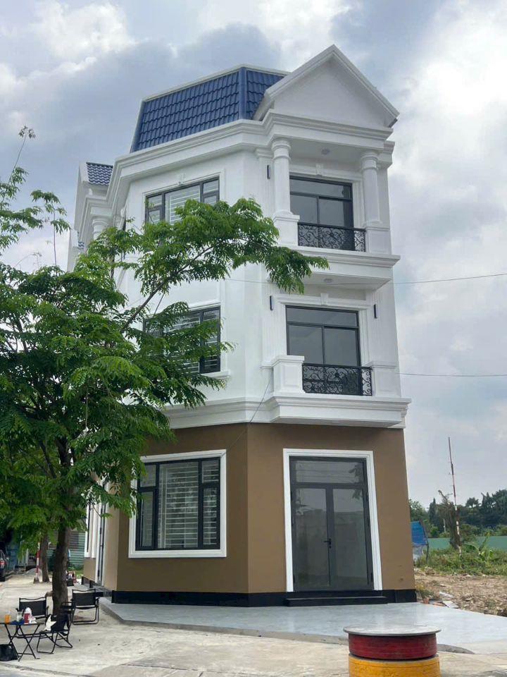 NHÀ ĐẸP NGUYỄN VĂN TIẾT – TRUNG TÂM LÁI THIÊU