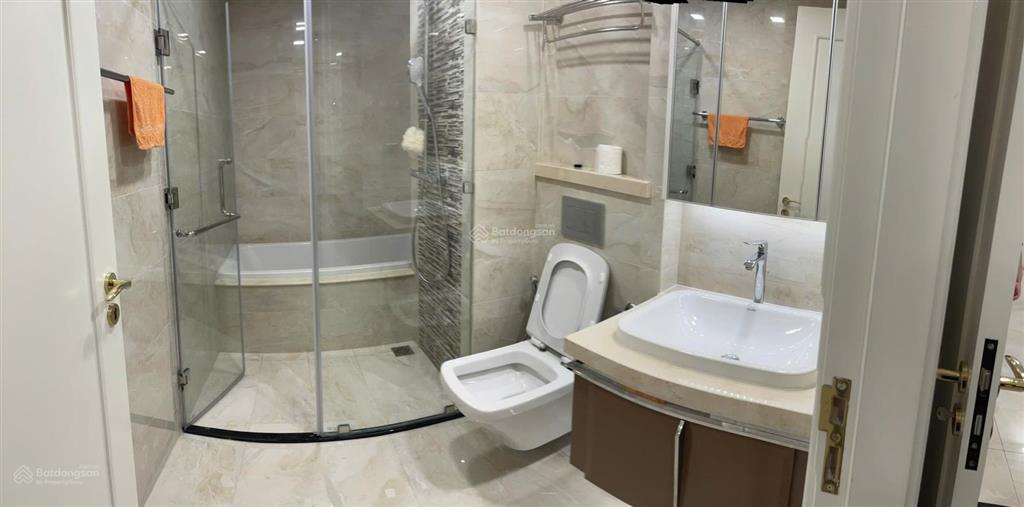 100% tin thật  cho thuê căn 3pn, tầng trung, view sông trực diện cực đẹp tại vinhomes golden river