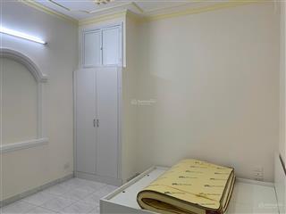 Phòng full nội thất có windown room, cửa sổ lớn  q.10  ở ngay