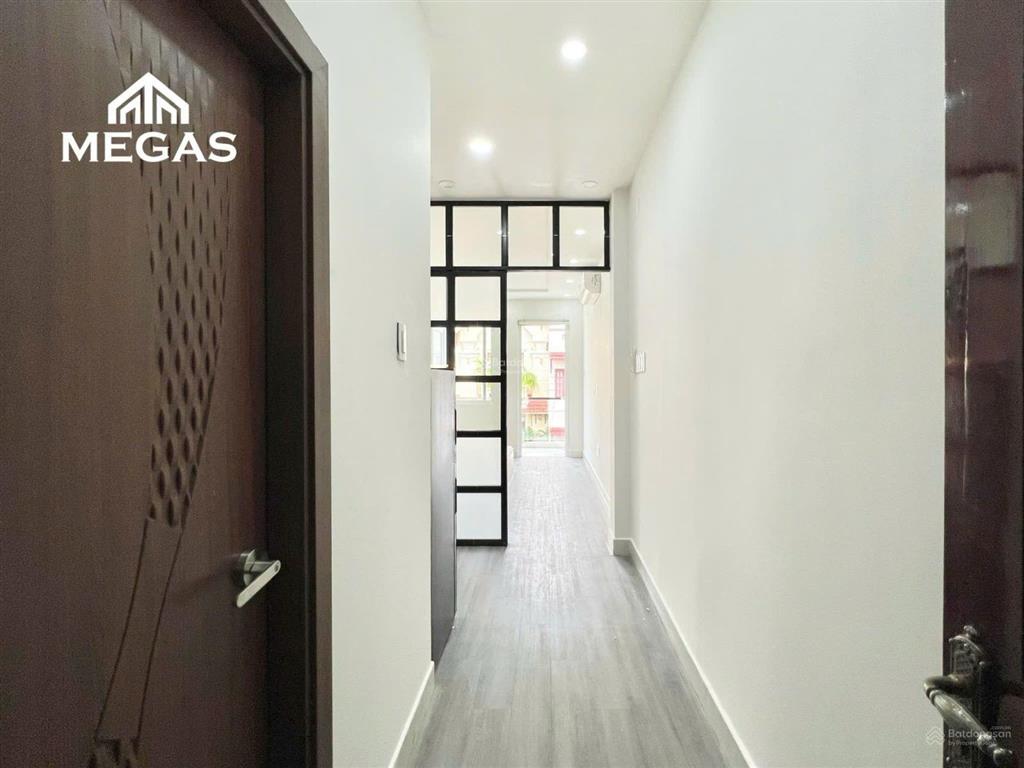 Căn hộ ban công 1 phòng ngủ mới 100% ngay cầu vượt 3 tháng 2