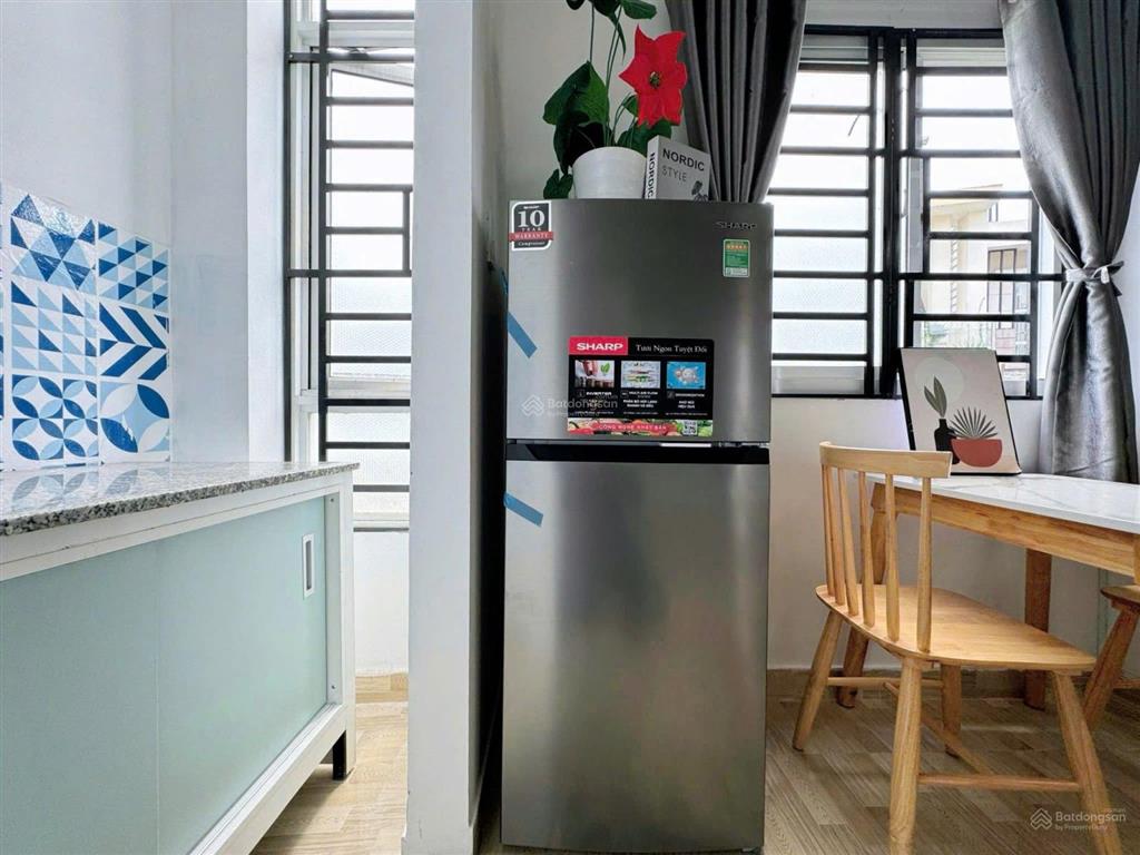 Duplex 30m2 tách bếp cửa sổ ngay bờ kè hoàng sa trường sa quận 3