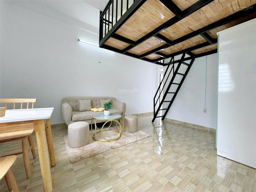 Duplex 30m2 tách bếp cửa sổ ngay bờ kè hoàng sa trường sa quận 3