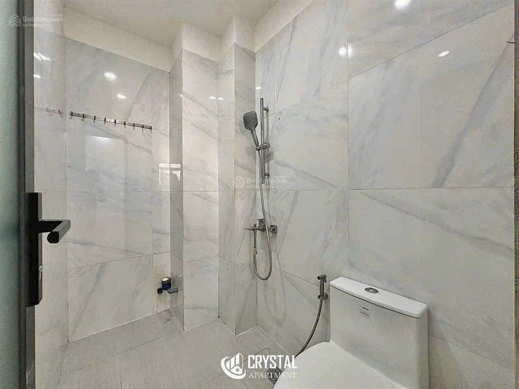 Cho thuê căn hộ 1 phòng ngủ ngay trung tâm quận 10