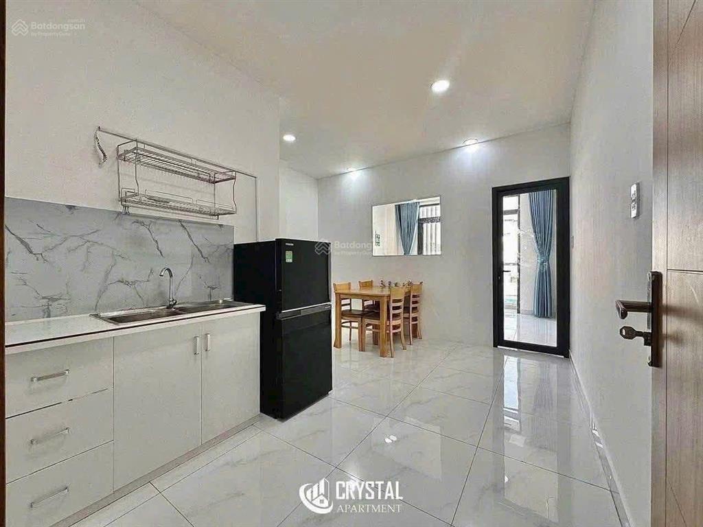Cho thuê căn hộ 1 phòng ngủ ngay trung tâm quận 10