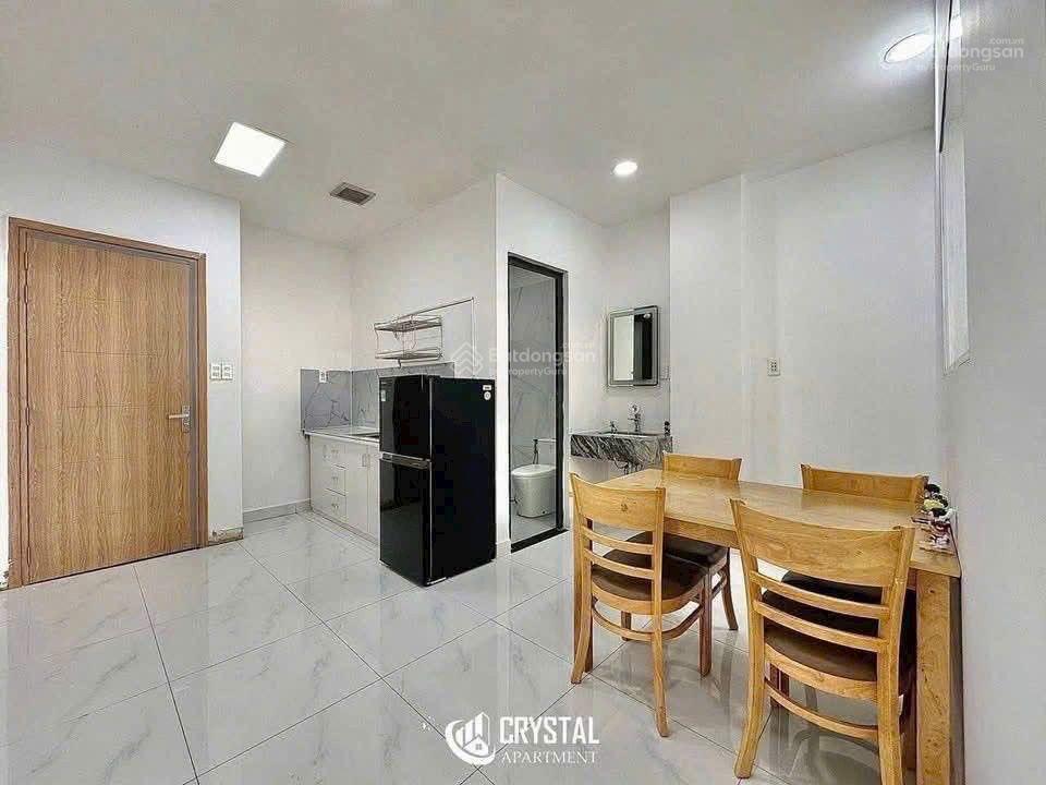 Cho thuê căn hộ 1 phòng ngủ ngay trung tâm quận 10