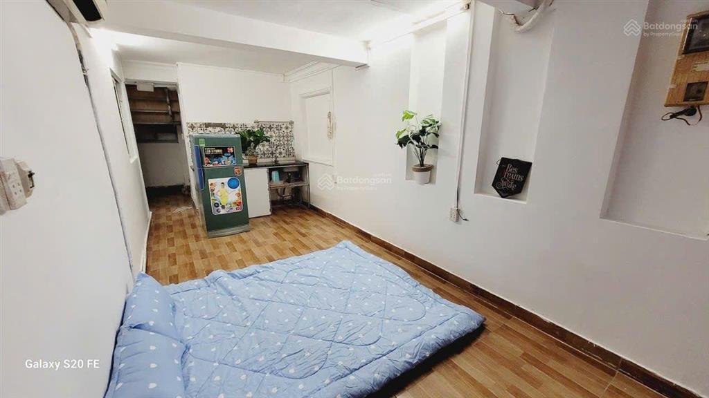 Phòng trệt mặt đất lối đi riêng siêu rẻ ngay trung tâm quận 10