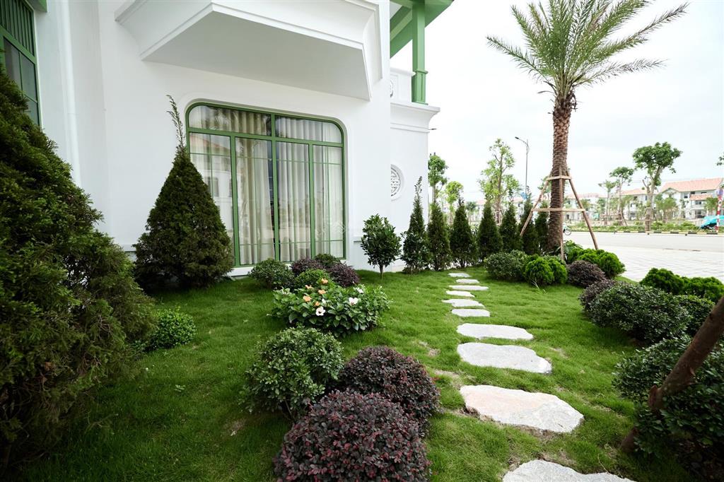 Bán nhanh căn góc vip của vip, view vườn thực vật, đối diện trường học, chân chung cư. giá 9.7 tỷ