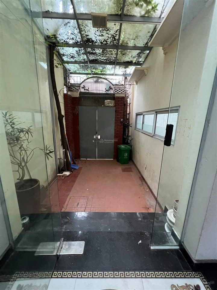 Cho thuê nhà riêng 3 tầng 4pn, 3wc, sd 180m2 tại lạc trung, giá cực chất 11 triệu/th