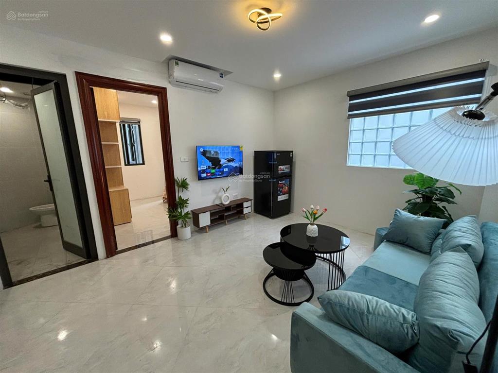 Cho thuê 1 ngủ 1 khách 70m2 tại ngõ 1 nguyễn thị định,máy giặt riêng,oto đỗ cửa,2 điều hòa, gần bãi