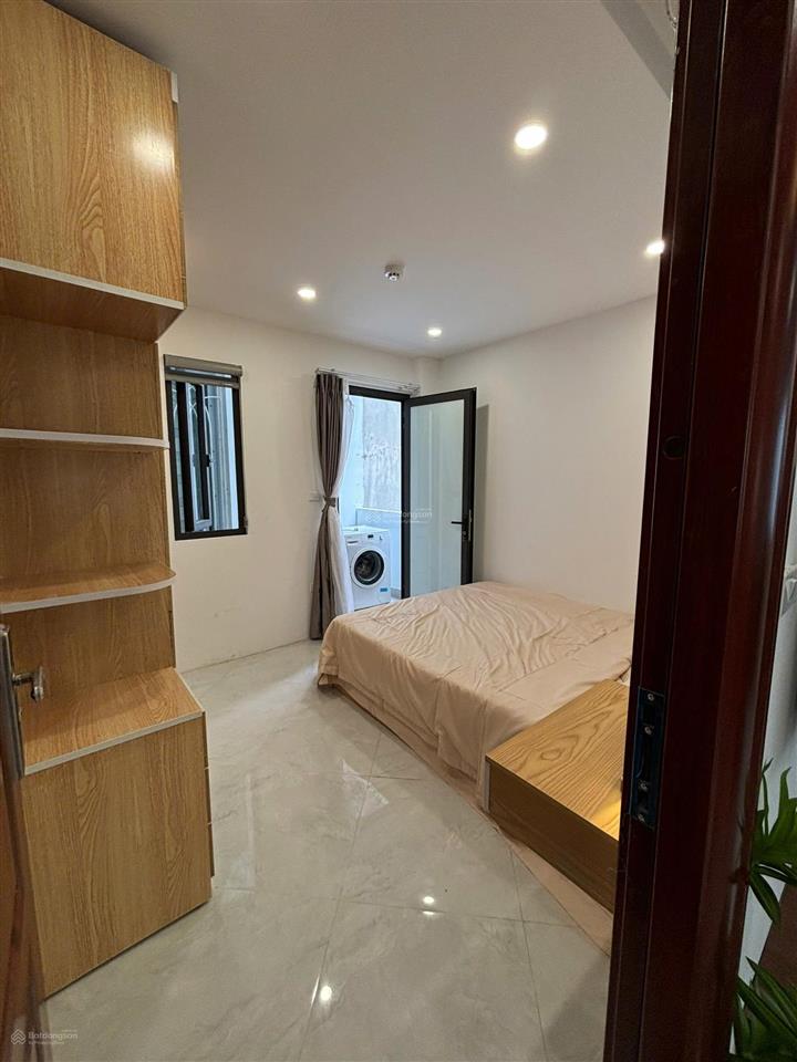 Cho thuê 1 ngủ 1 khách 70m2 tại ngõ 1 nguyễn thị định,máy giặt riêng,oto đỗ cửa,2 điều hòa, gần bãi