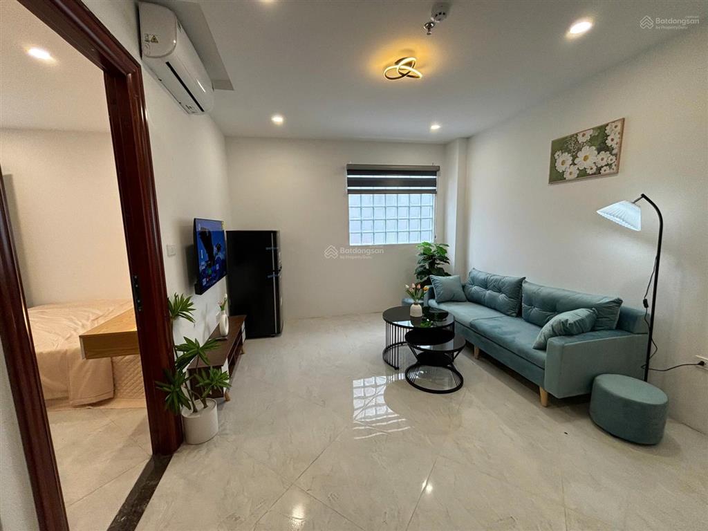 Cho thuê 1 ngủ 1 khách 70m2 tại ngõ 1 nguyễn thị định,máy giặt riêng,oto đỗ cửa,2 điều hòa, gần bãi