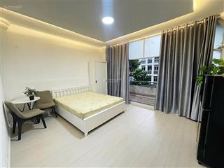 Cho thuê phòng trọ full nội thất, có ban công ở trung tâm quận 5