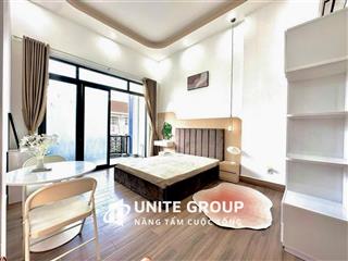 Cho thuê căn hộ dịch vụ full nội thất, có ban công ở trung tâm quận 7