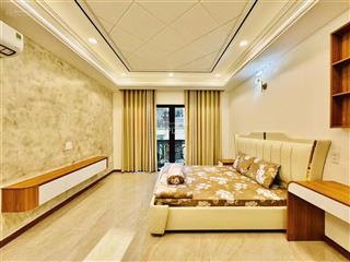 Một bước chạm cmt8  góc 2 mặt tiền quận 3, ngang 4m đẹp, vị trí kinh doanh đẹp mà giá chỉ còn 16.8