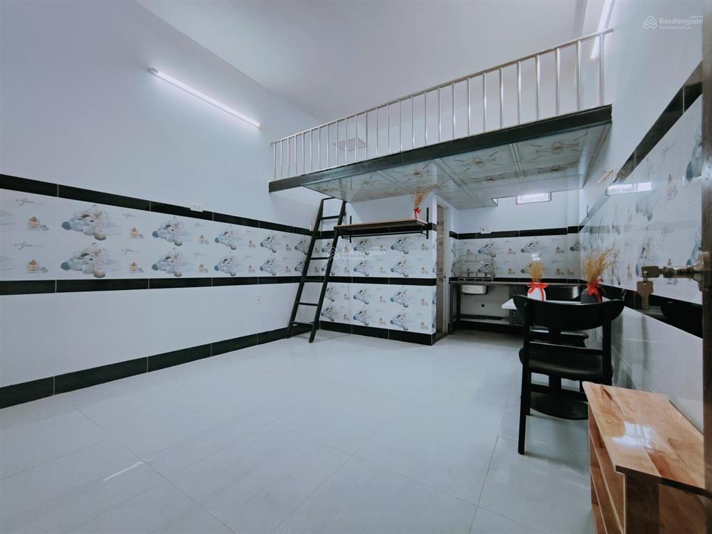 Cho thuê phòng trọ mới xây, có gác, gần đại học fpt, tài chính marketing, giá chỉ 3.3tr/tháng