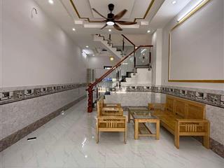 Chủ ngộp bán nhanh căn nhà 1 trệt 1 lầu xã phước hiệp, củ chi. diện tích 123m2. shr giá 1 tỷ