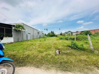 Bán nhanh lô đất ngay ngã tư nông trường, gần sát kcn phước đông. dt 360m2, giá 980 triệu. shr