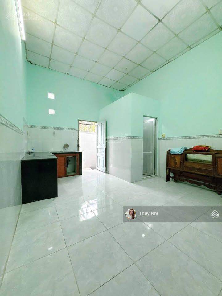 Bán nhà đẹp ngay chợ trảng bàng, 150m2 shr, đường nhựa oto, giá chỉ 860 triệu