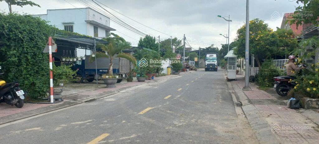 Cần bán gấp lô đất đường cây da, tân phú trung, củ chi. diện tích 83,9 m2. shr giá 900 triệu