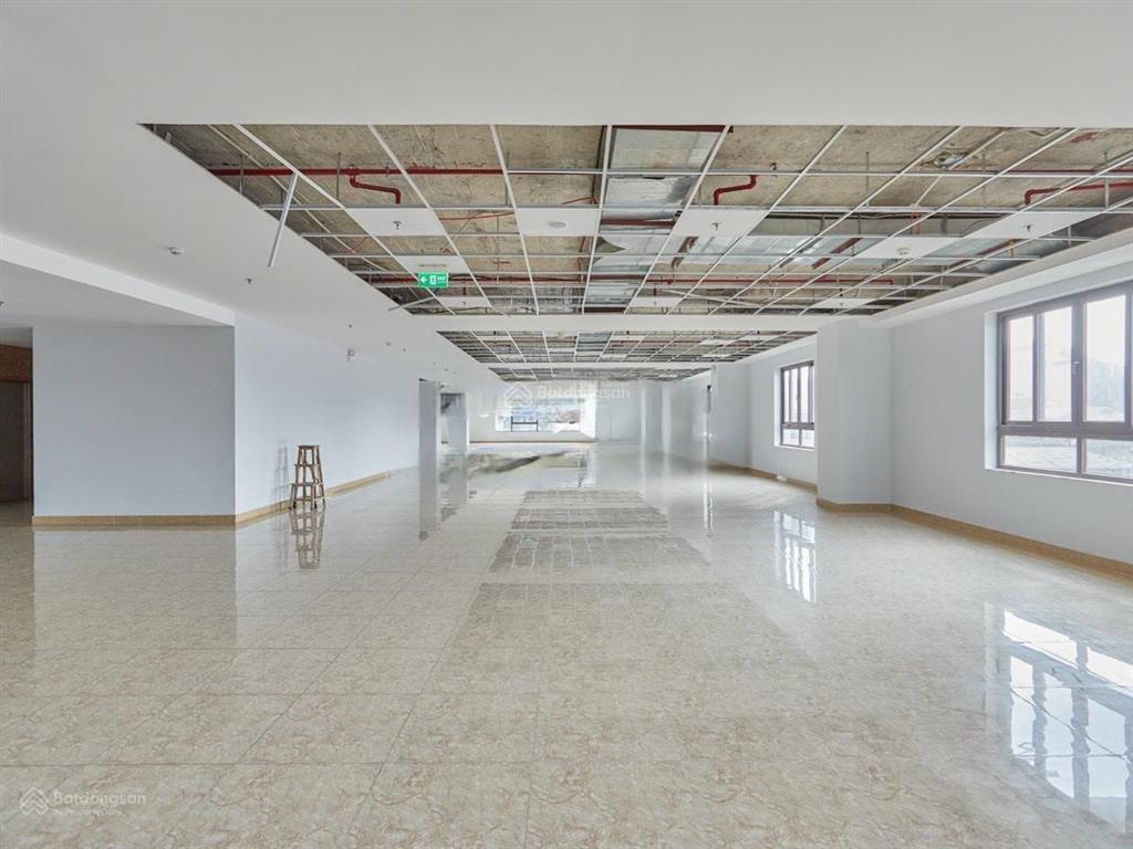 Lô góc! cho thuê sh kinh doanh chân đế vinhomes smartcity  dt 80m2  mt 10m mọi mô hình