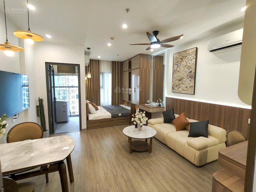 Studio diện tích 32m²  tòa s301  tầng trung, ban công đông nam mát. ~2,6 tỷ.  0962 648 ***